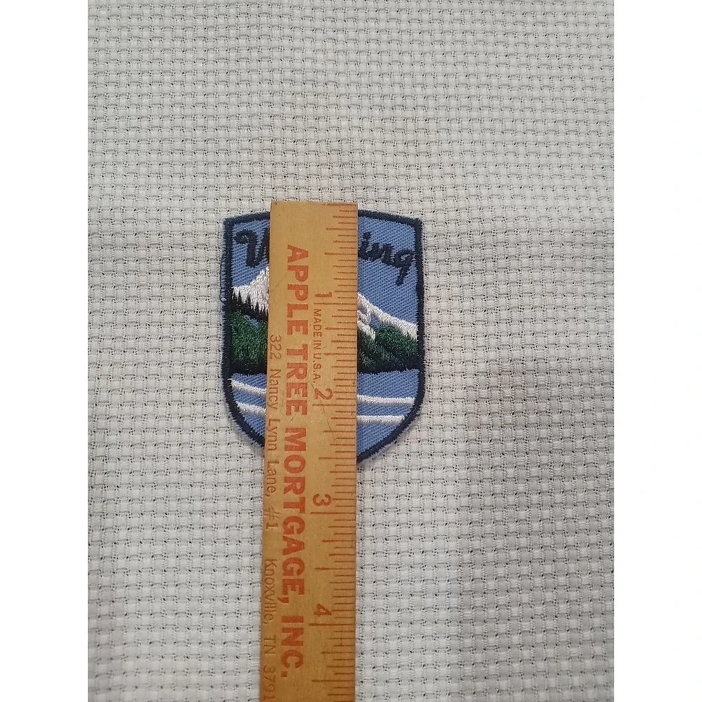 Vintage Wyoming Travel Souvenir Patch Mountain‎ Landscape Collectable Badge
